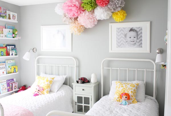 kids room decor ideas a pair of little ladies sleep side by side in this lovely set DKUOWSA