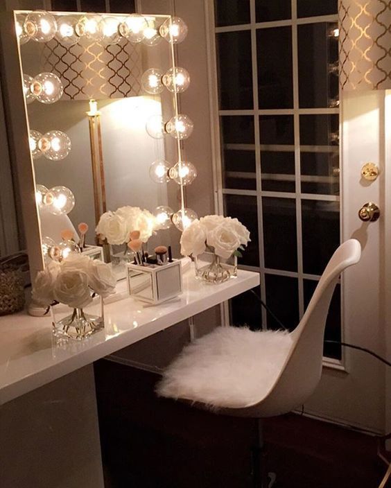 beautiful vanity dressing table with lights - because your beauty matters -  mira RYDRKEN