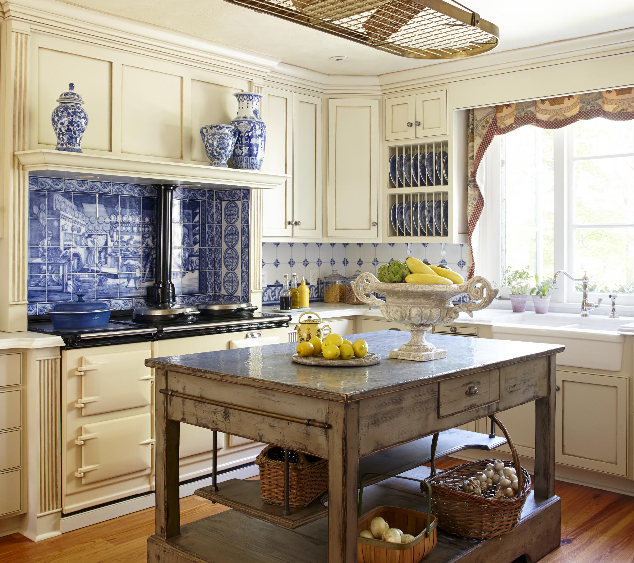 French country kitchens + enlarge SHCWOXN