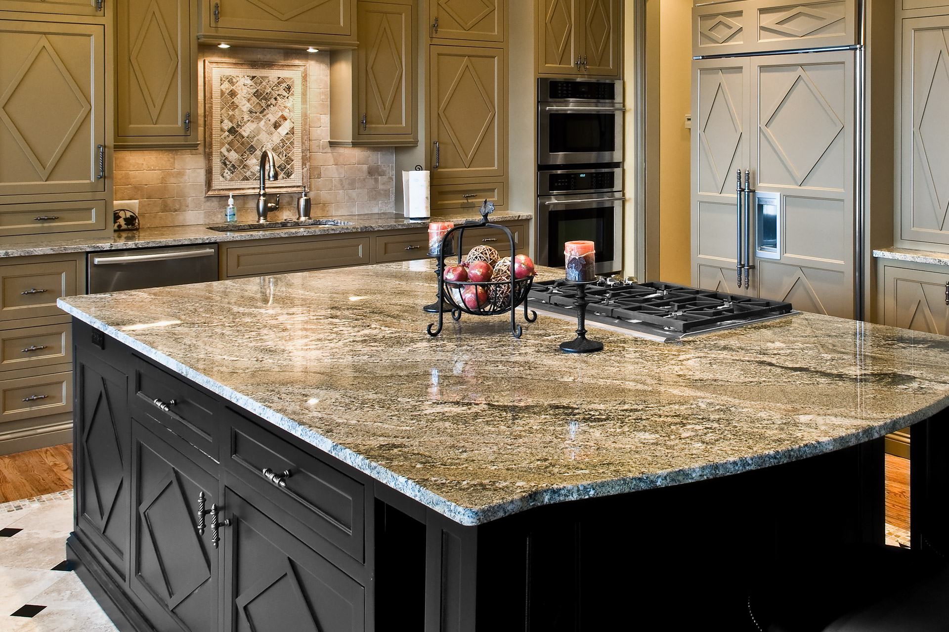 Stone countertop: pictures for kitchens with natural stone worktops