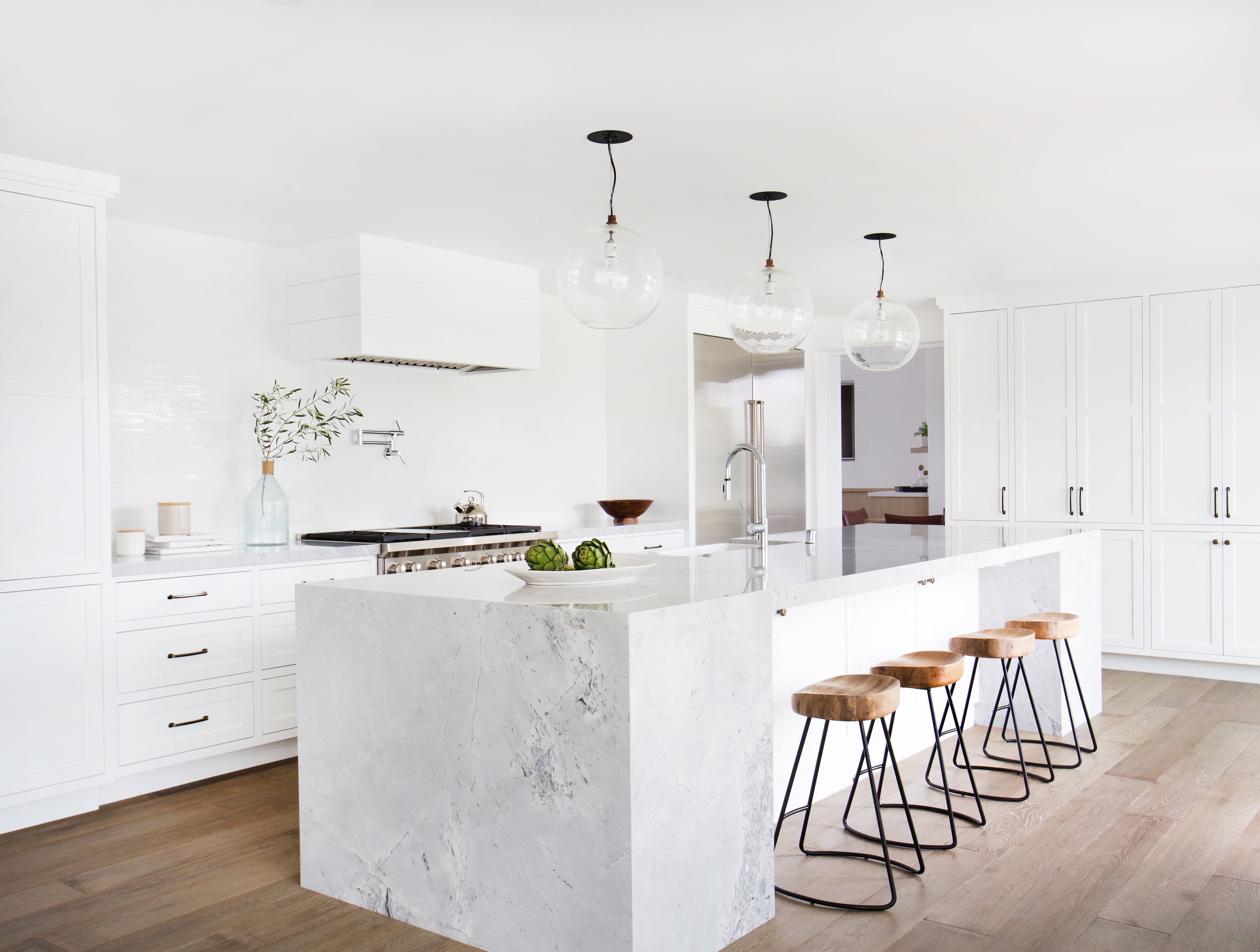 White kitchens courtesy of amber interiors. white kitchens ... FORUDDQ