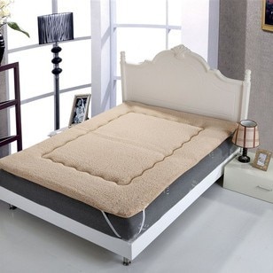 100% Super comfortable warm mattress,soft lamb mattress180*200cm