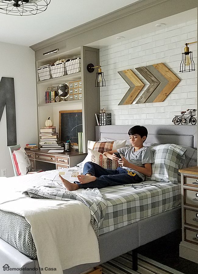 DIY - Industrial Teen Boy Bedroom - Fall Decor