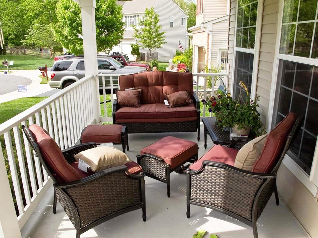 Porch Furniture :add some elegance in your home