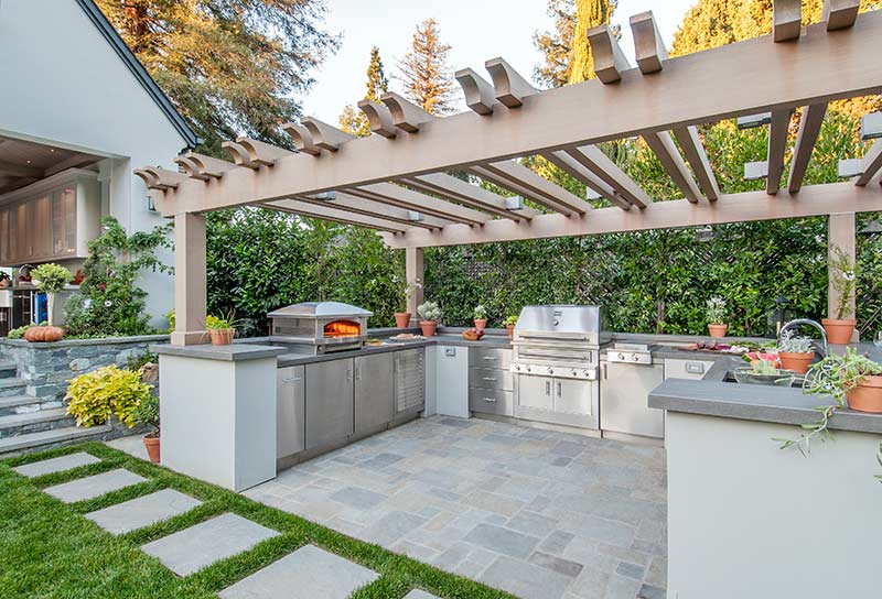 Expert Outdoor Kitchen Design Services and Support