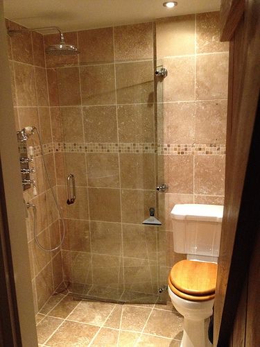 Smallest size for a wetroom? - Traveller Location Forums