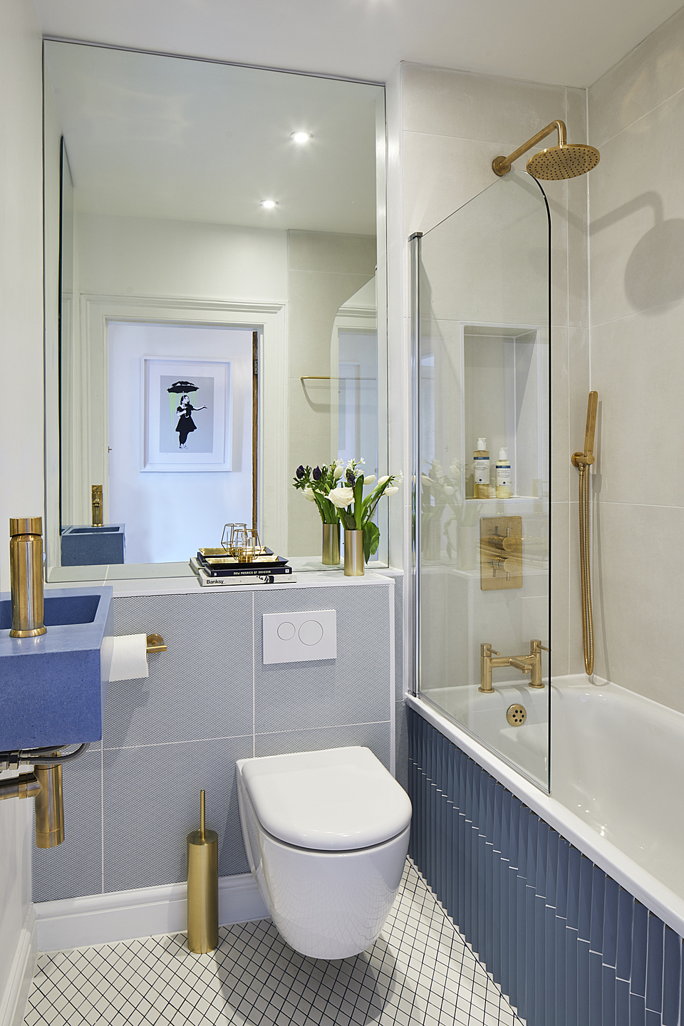 Designing a Small Bathroom – Ideas and Tips