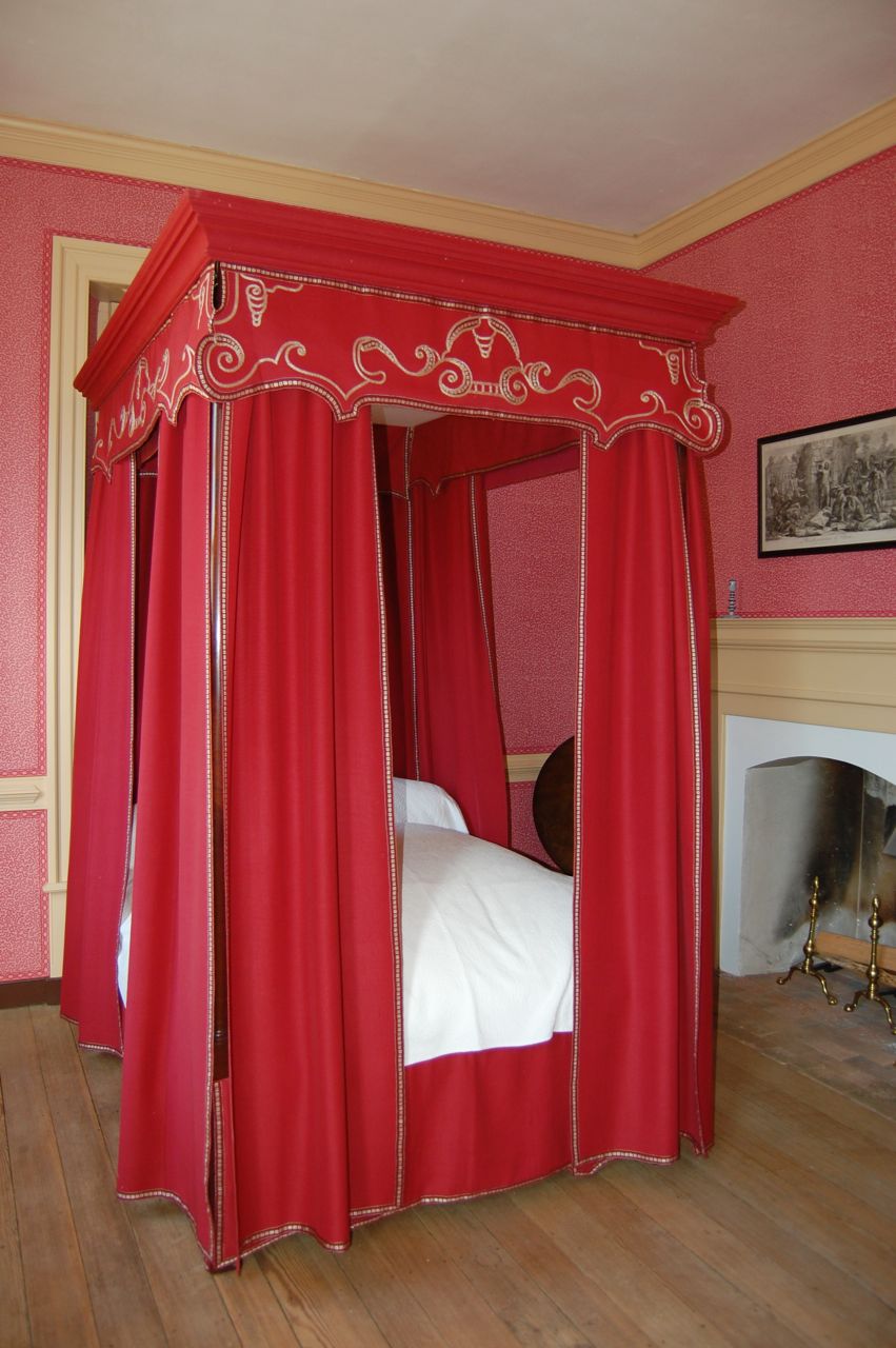 Four poster bed ideas that will inspire your room
