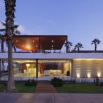 Modern house Casa Seta Designed by Martin Dulanto