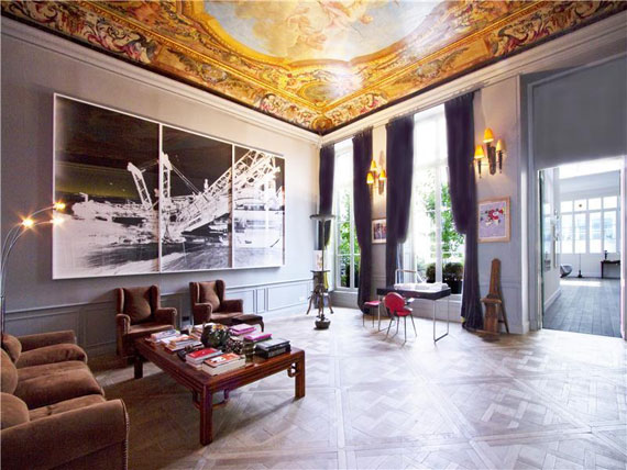 Nice and spacious penthouse in Paris with a painted ceiling