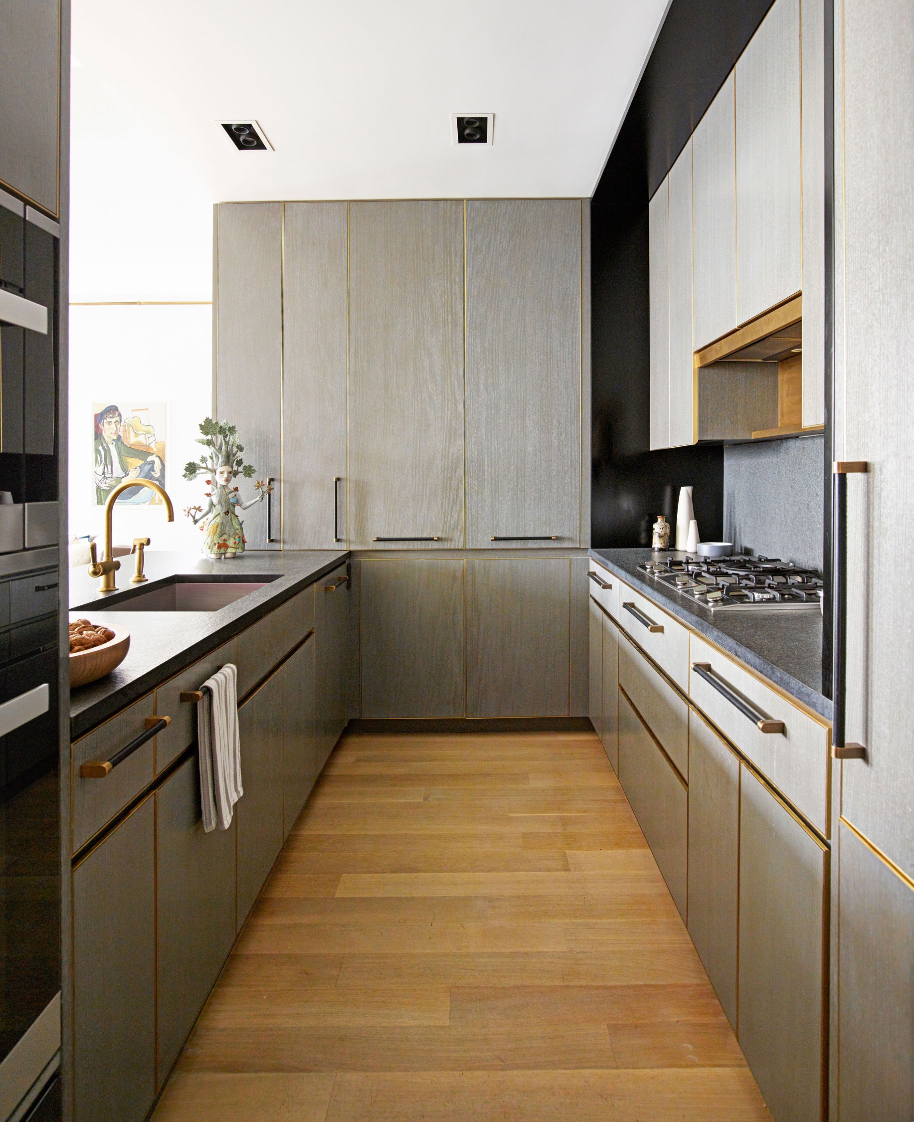 Take apartment kitchen interior design ideas as an example