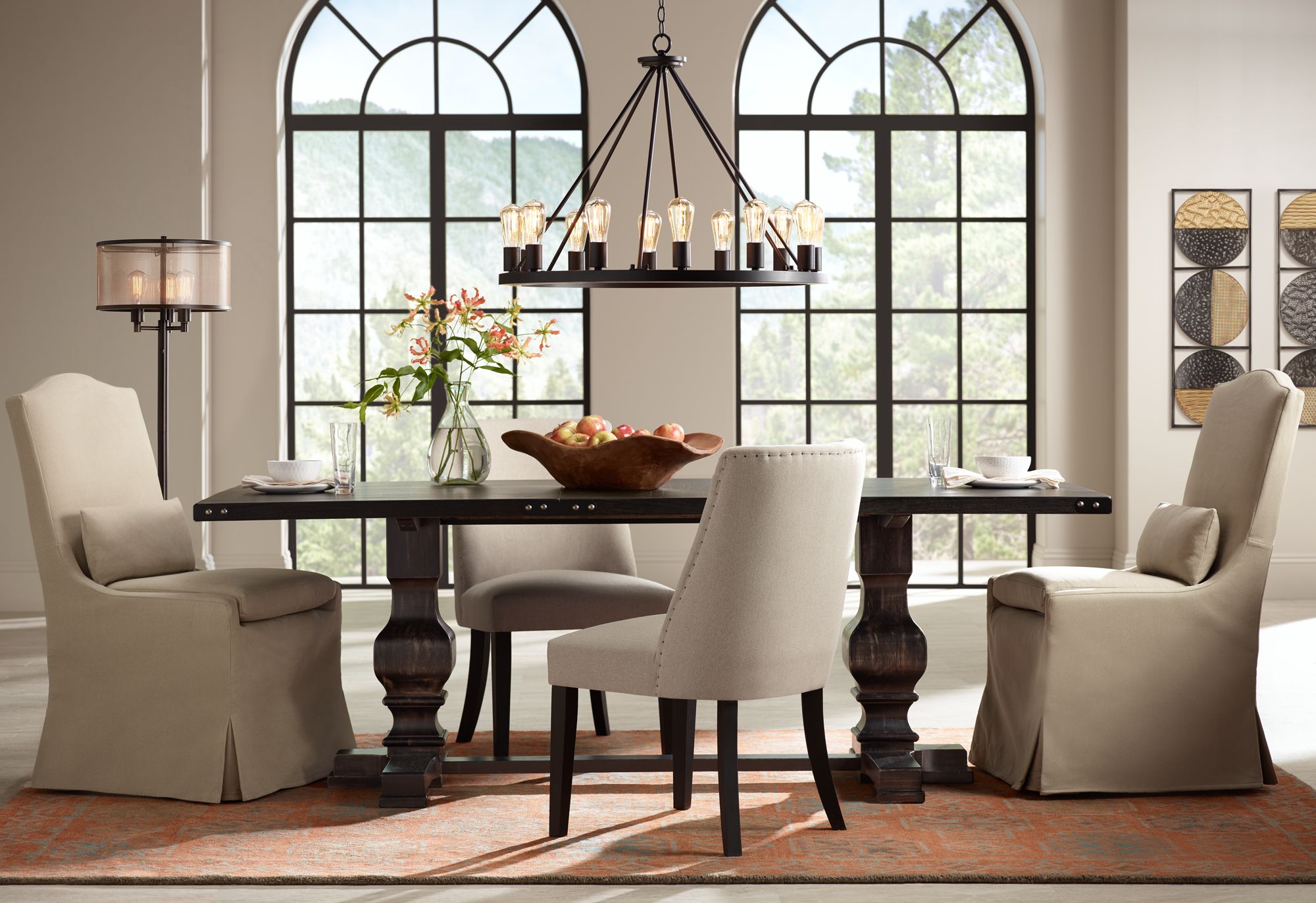 Tips for decorating small dining rooms