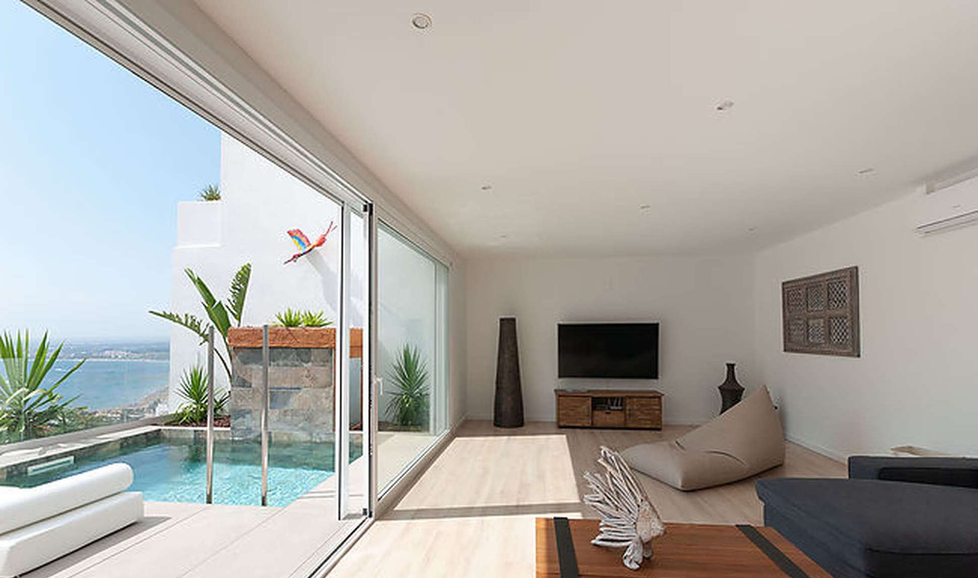 Wonderful living room with sea views