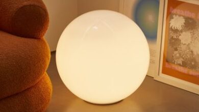 What are fluorescent lamps