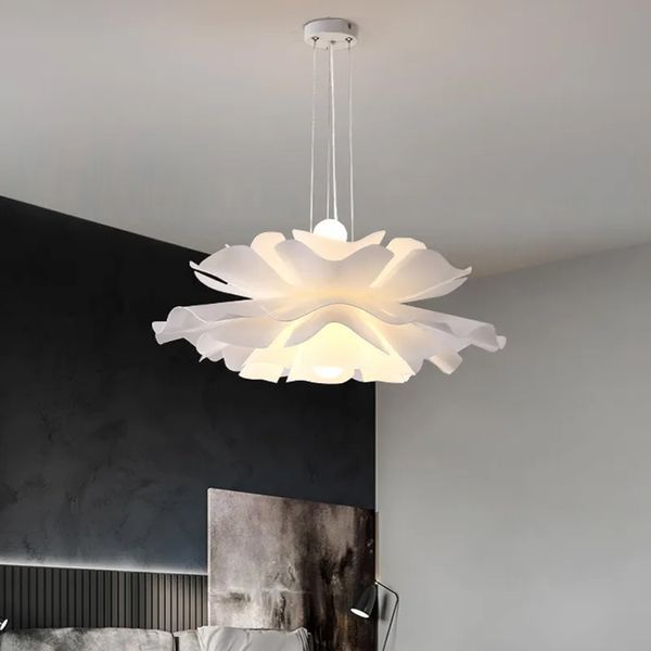 Acrylic chandelier ideas to elevate your home décor