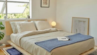Beds with headboard