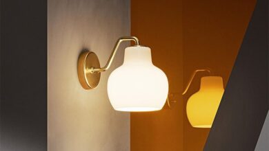 What are fluorescent lamps
