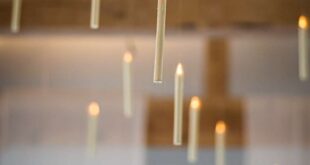 3 candles hanging