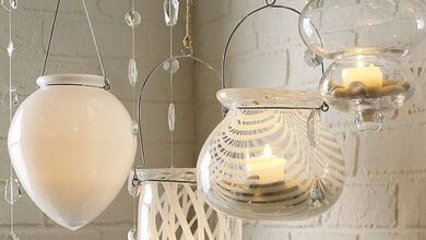 3 candles hanging