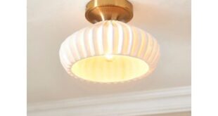 A 3 bright white ceiling lamp