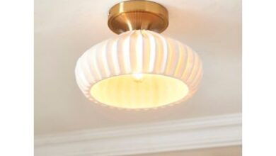 A 3 bright white ceiling lamp