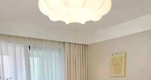 A 3 bright white ceiling lamp