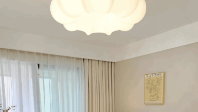A 3 bright white ceiling lamp