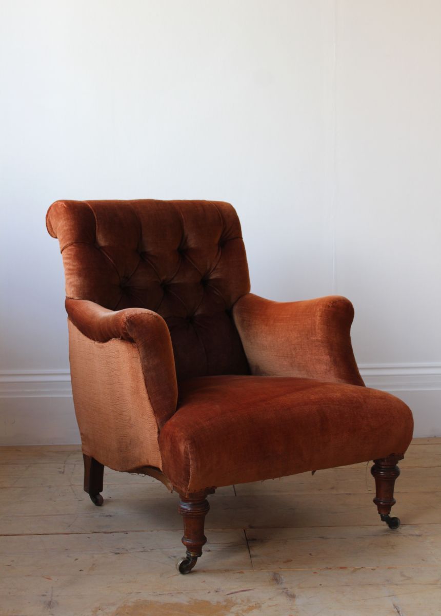 A Stylish Sit: Exploring the Timeless Elegance of Antique Armchair Designs