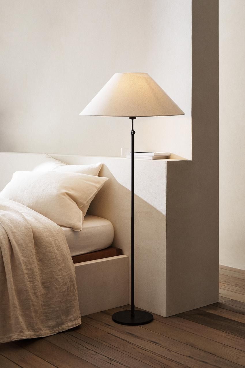 Adjustable Floor Lamps for Versatile Lighting Options