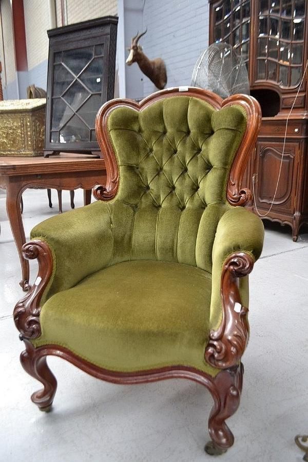 Antique Chairs: A Timeless Addition to Your Home