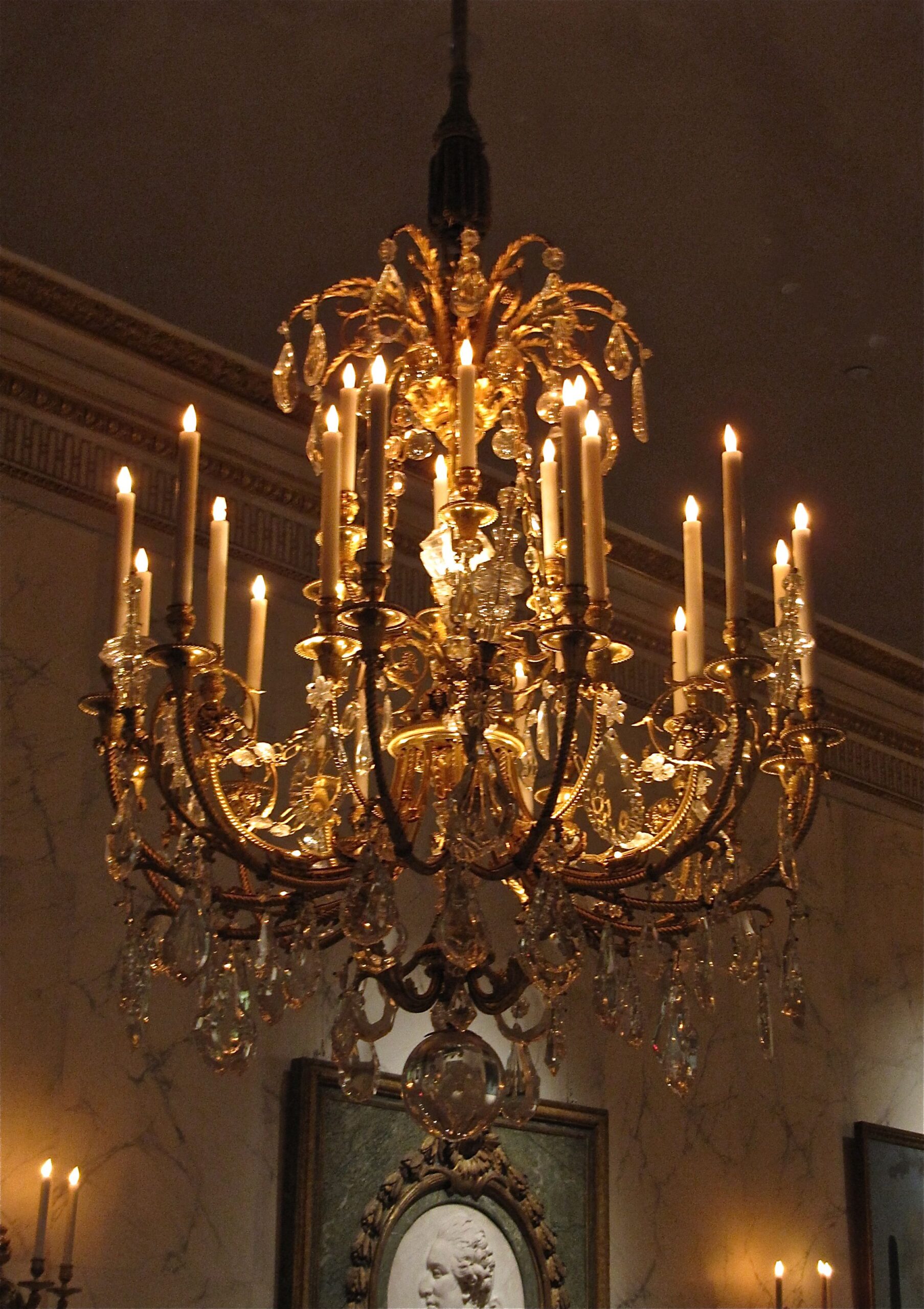 Antique chandeliers the epitome of luxurious lighting