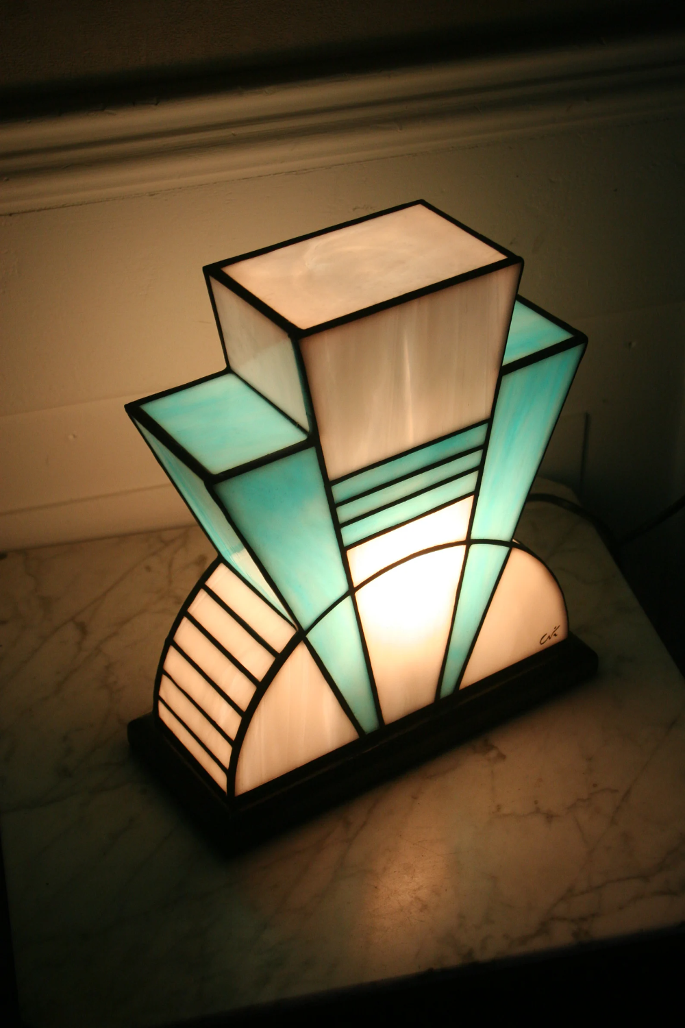 Art Deco Lamps: A Stylish Addition to Any Room