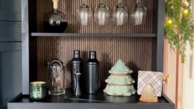 Bar Hutch