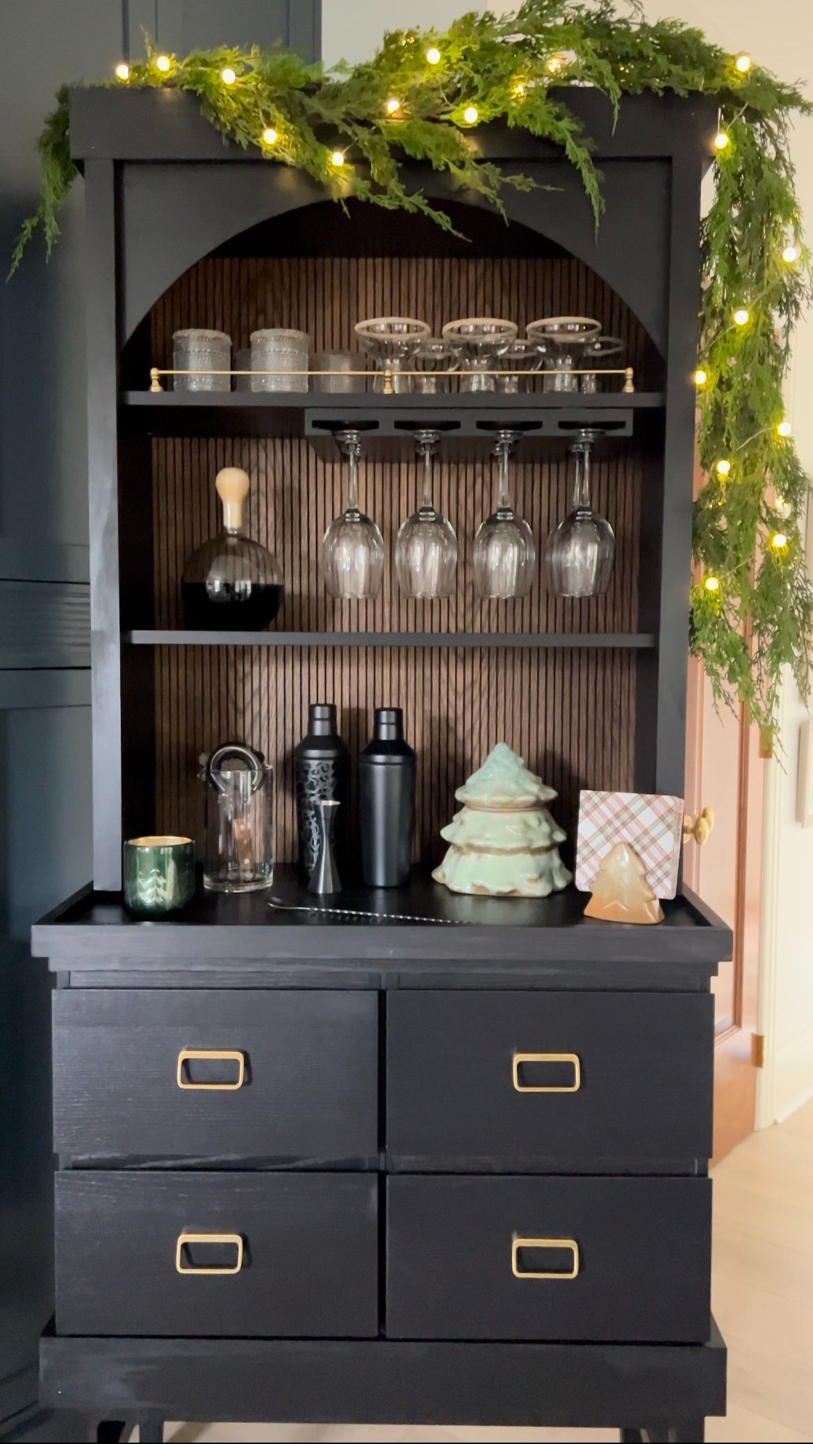 Bar Hutch – The Perfect Addition to Your Home for Entertaining