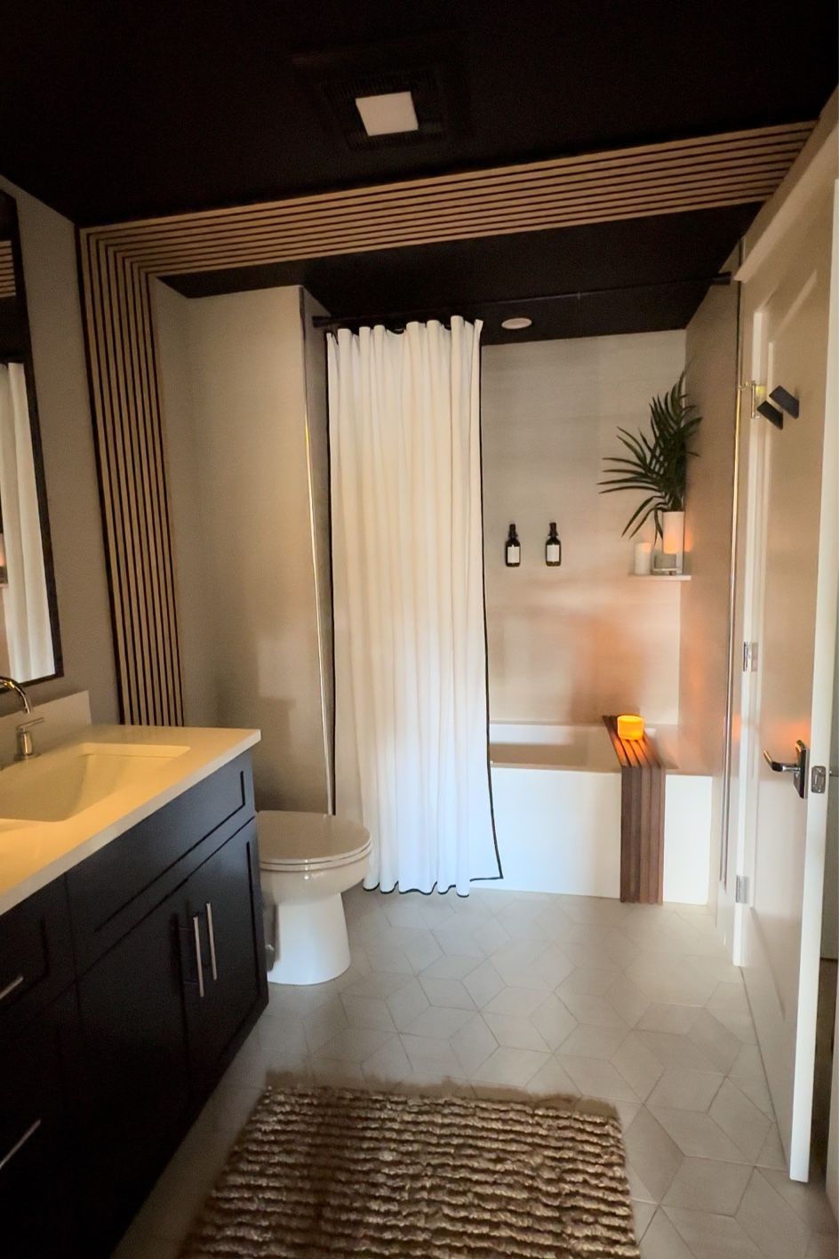 Bathroom Shower Curtains: A Versatile and Functional Addition to Your Bathrooms