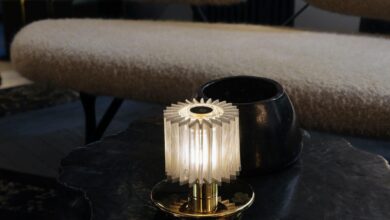 Battery-powered table lamps