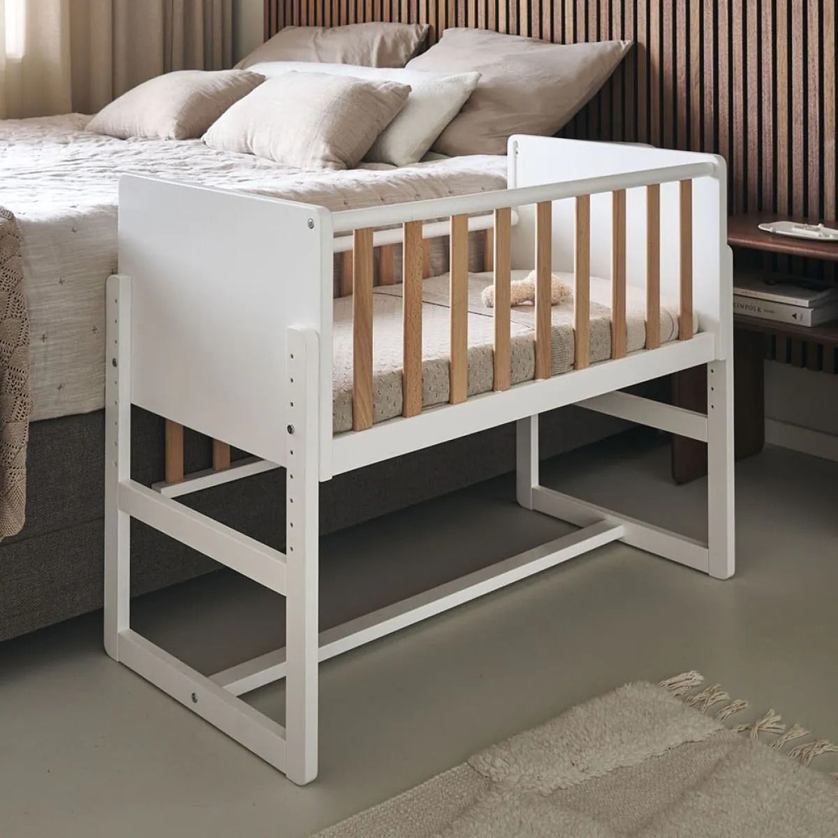 Bedside Crib – The Perfect Sleep Solution for Newborns