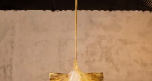 Bedside lamp in gold leaf