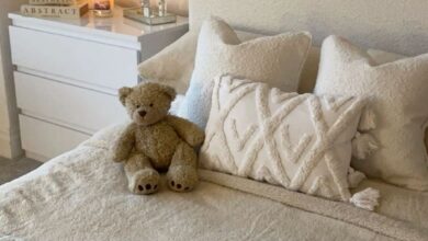 beige beds