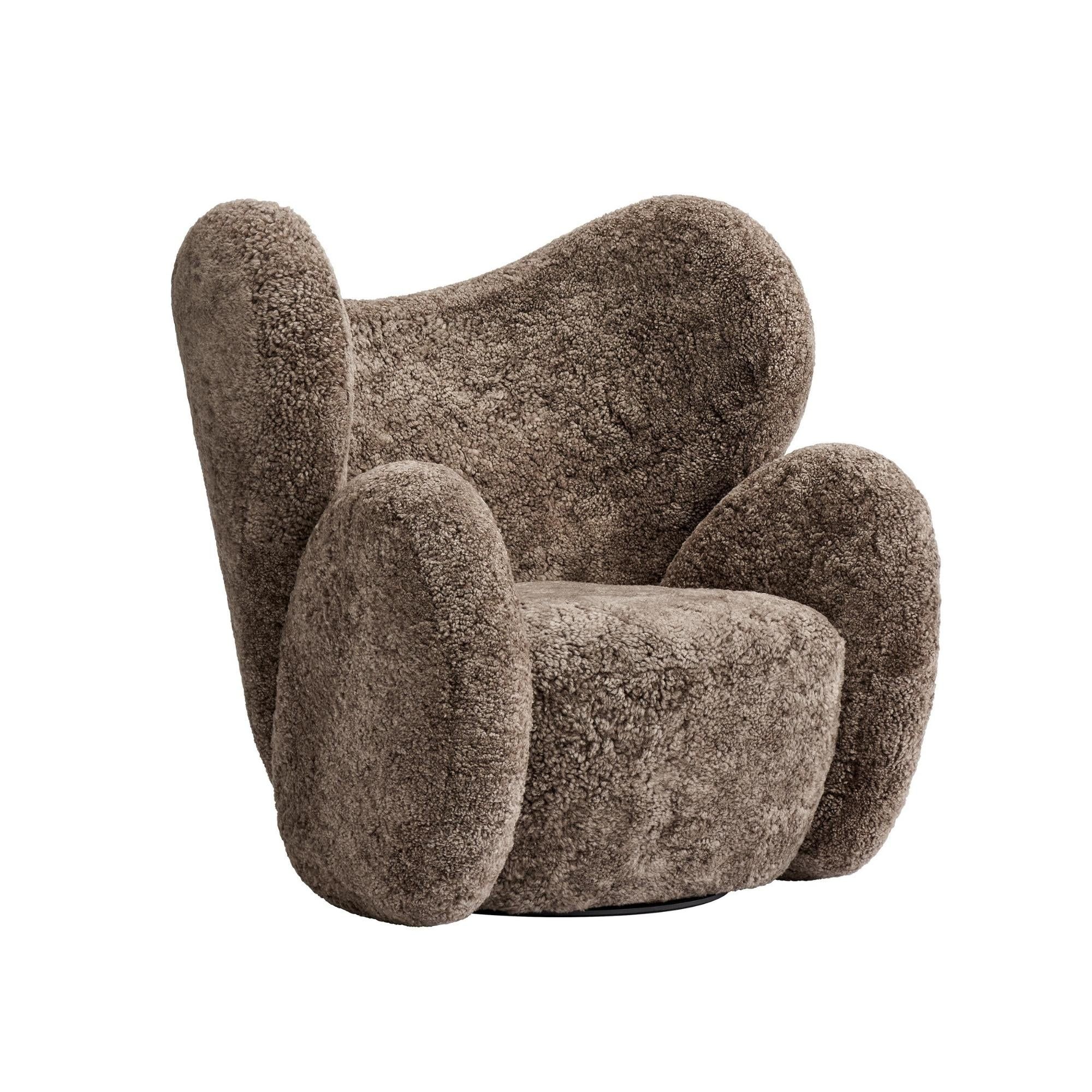 Big Armchair a Luxurious Addition to Your Living Room