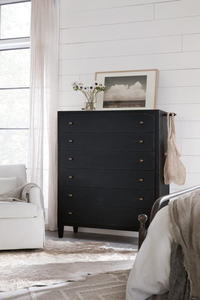 Black Chest Of Drawers