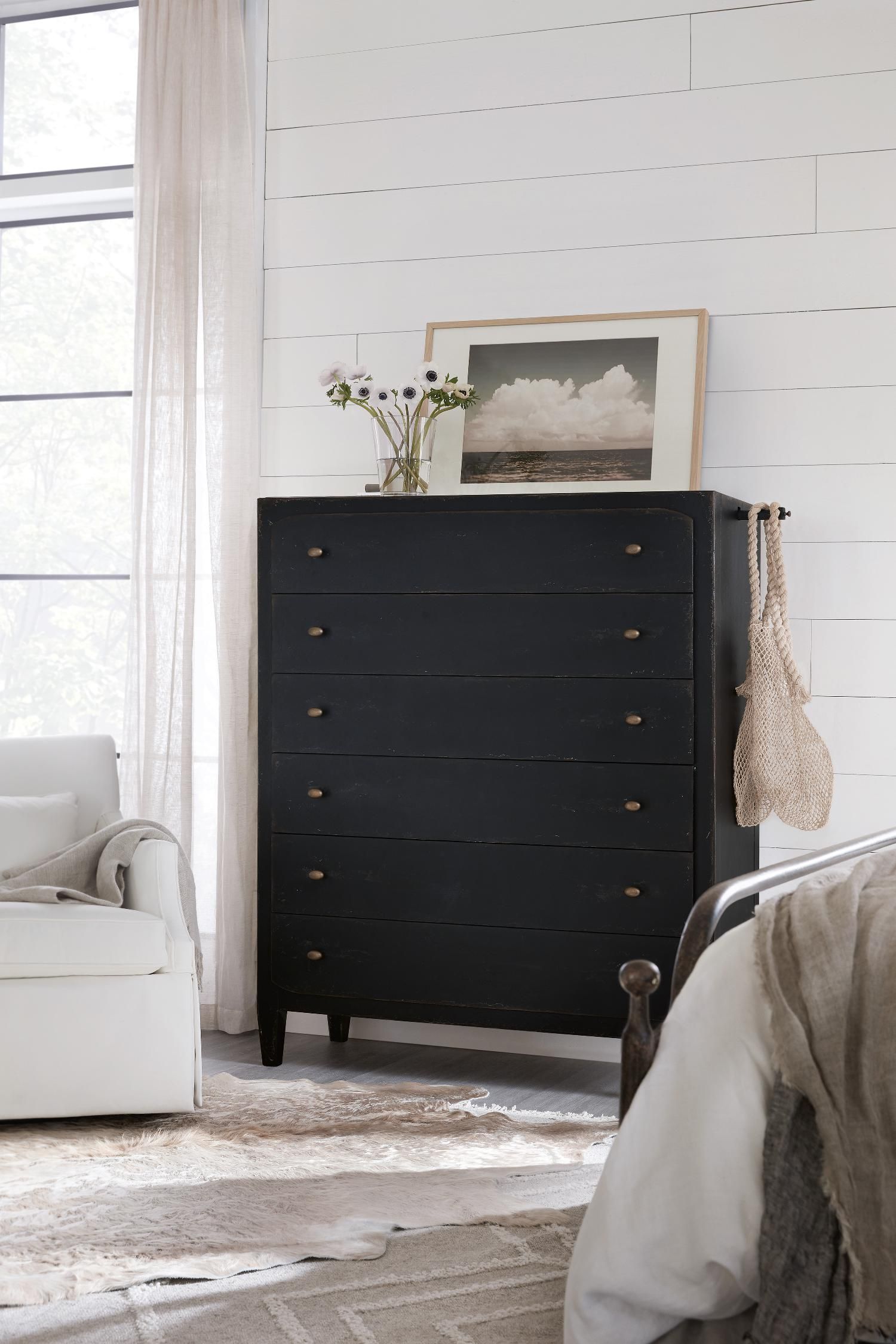 Black Chest Of Drawers: A Timeless Storage Solution