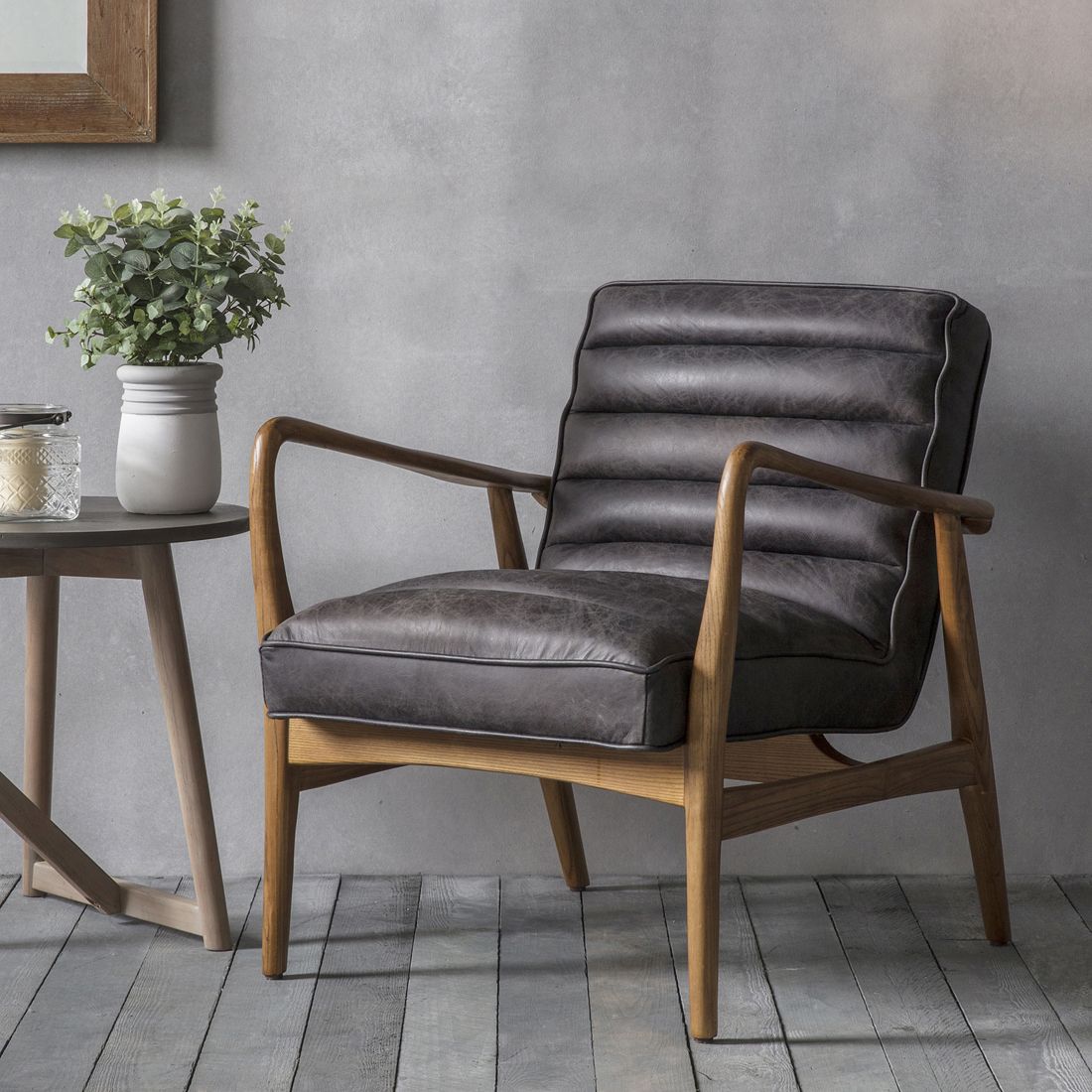 Black Leather Armchairs for Contemporary Style