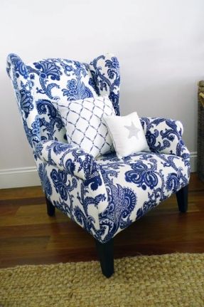 Blue And White Chair – Elegant and Timeless Addition to Any Room