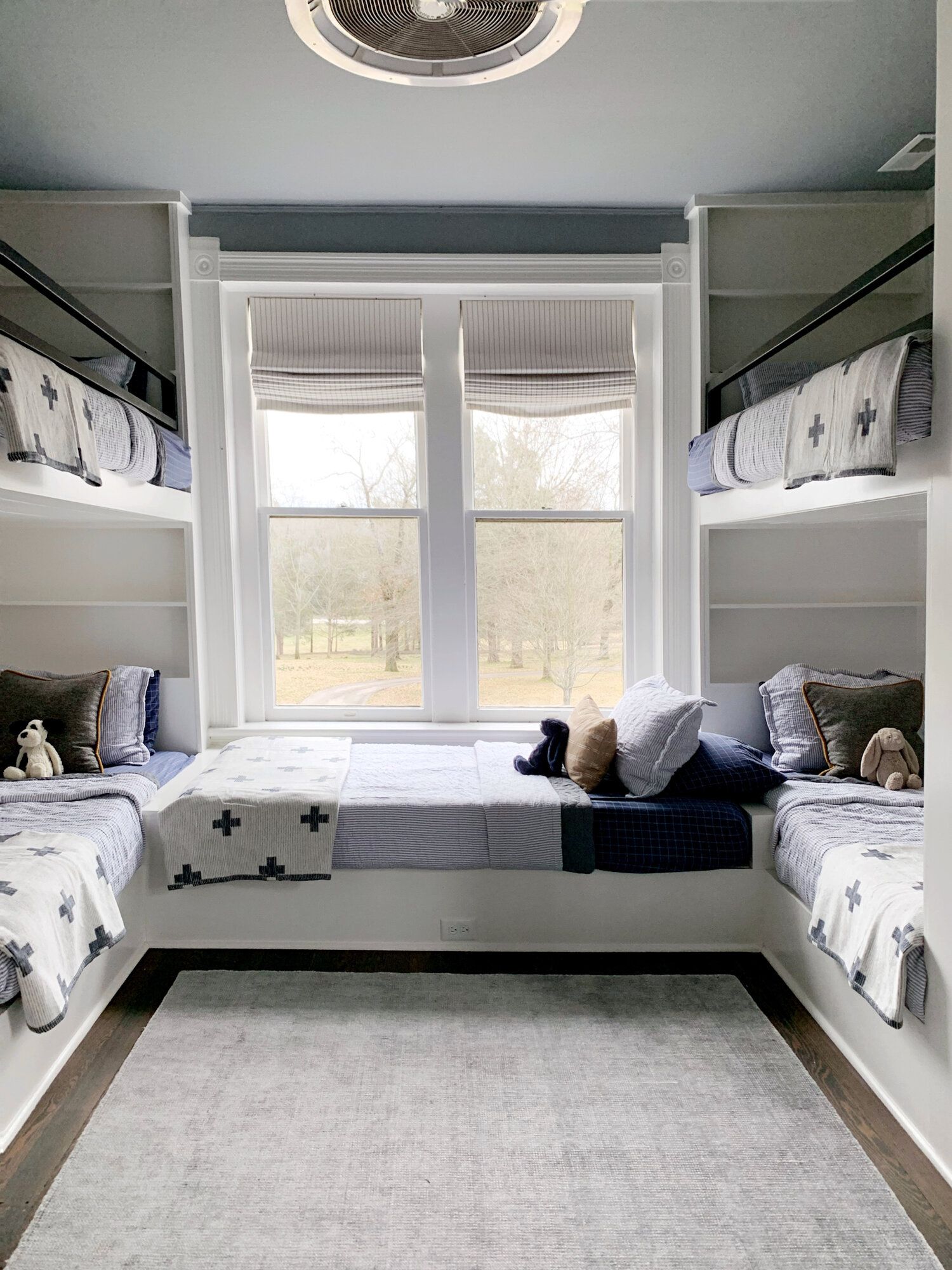 Bunk beds furniture perfect for small spaces