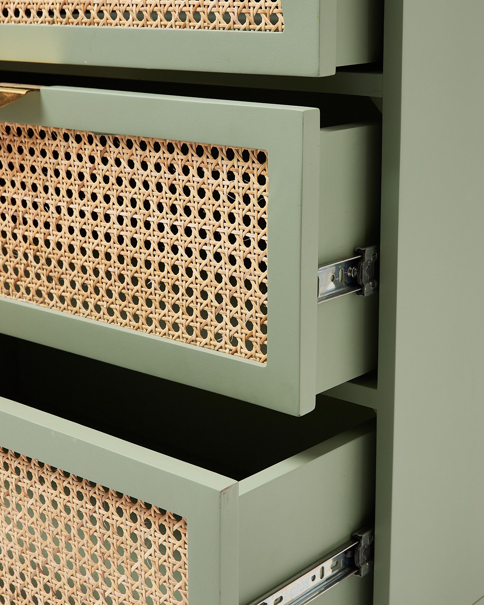 Chests of drawers: A Practical and Stylish Storage Solution