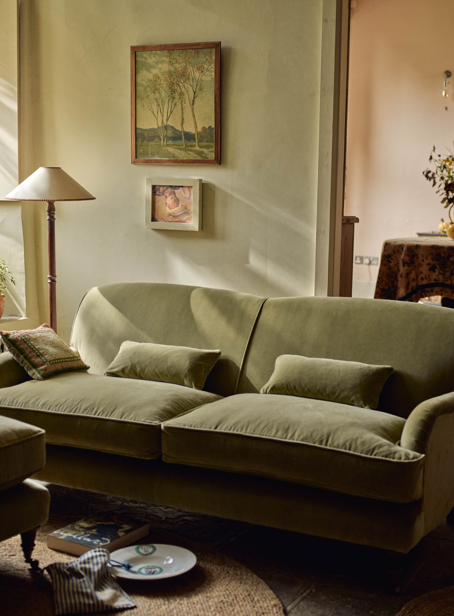 Classic Sofa – Timeless Elegance for Your Home