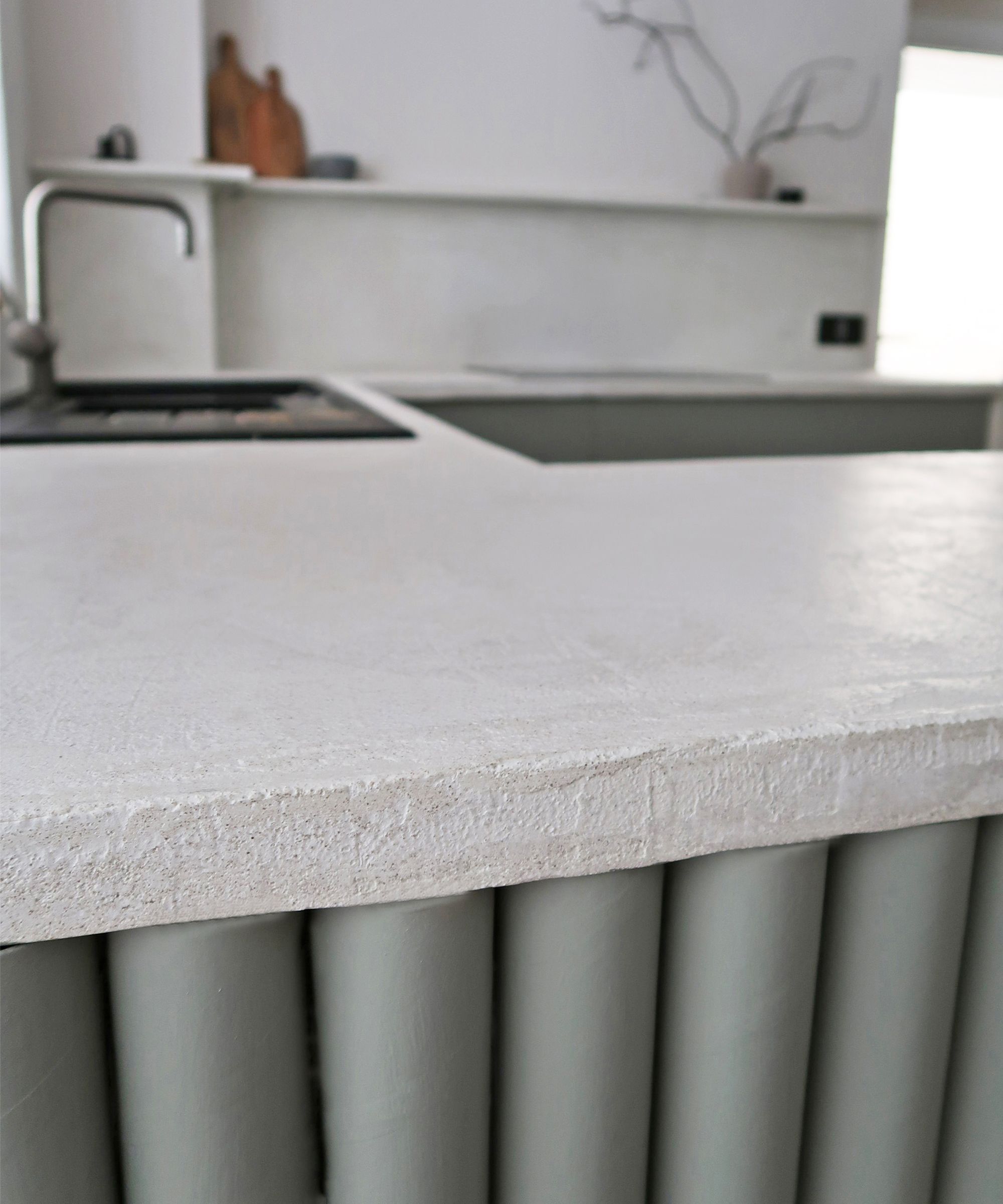 Concrete worktop in the kitchen: a modern and durable option for your home