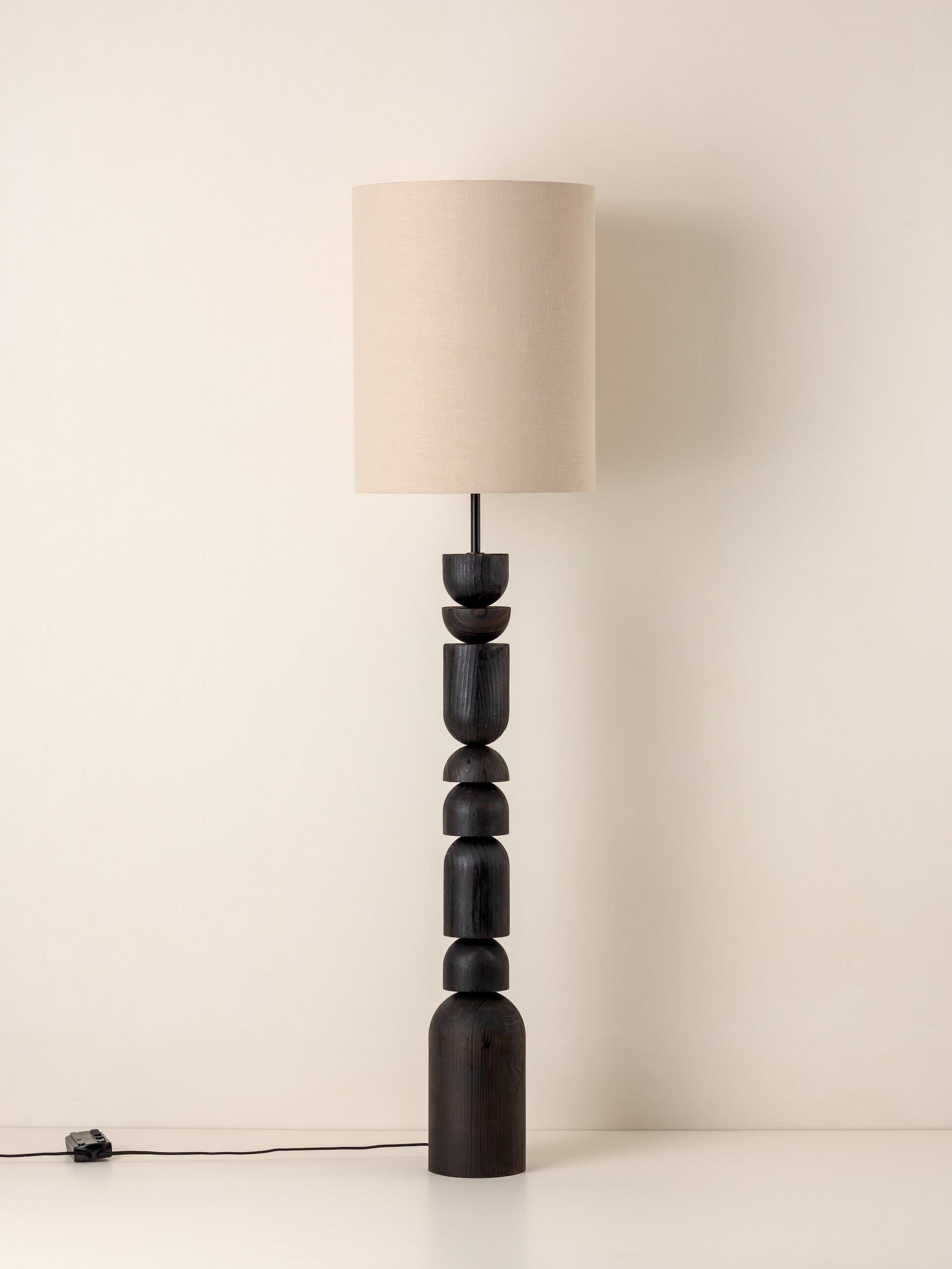 Cool floor lamps to enhance your home décor