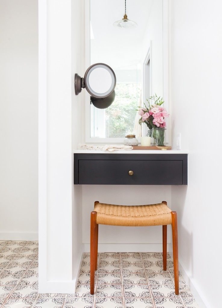 Corner Bathroom Vanity Design